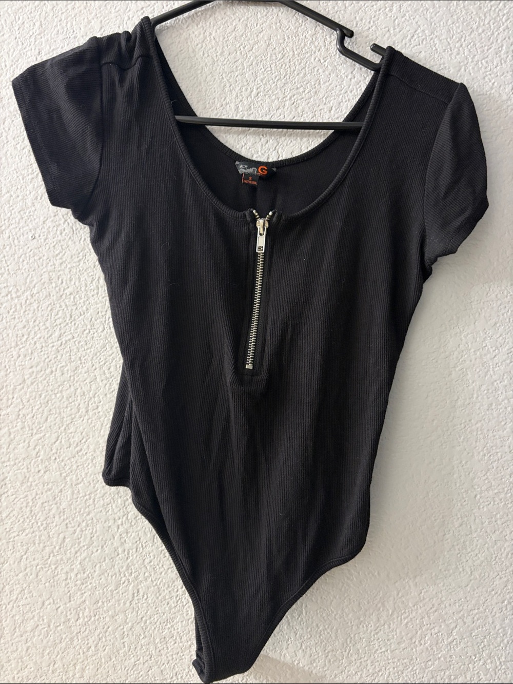 G by Guess Black Ribbed Zip-Front Scoop Bodysuit